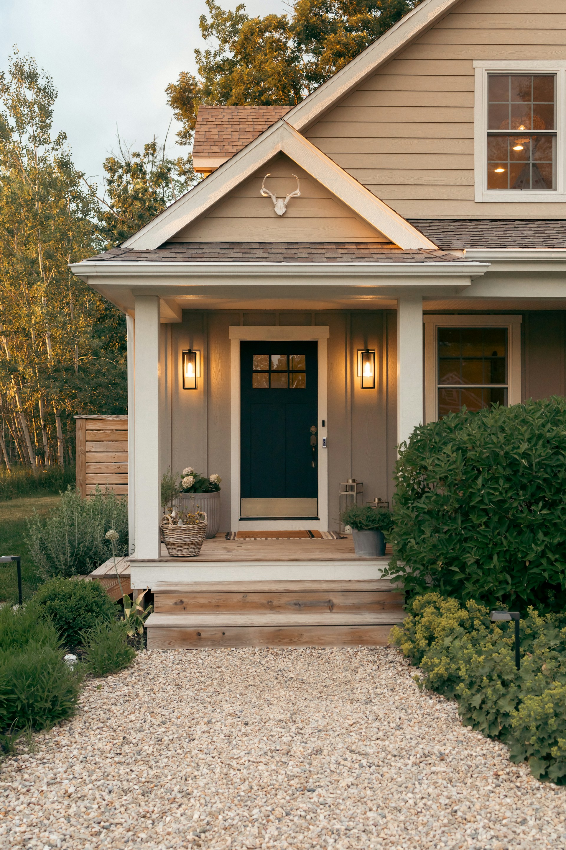House entrance with welcoming front steps
